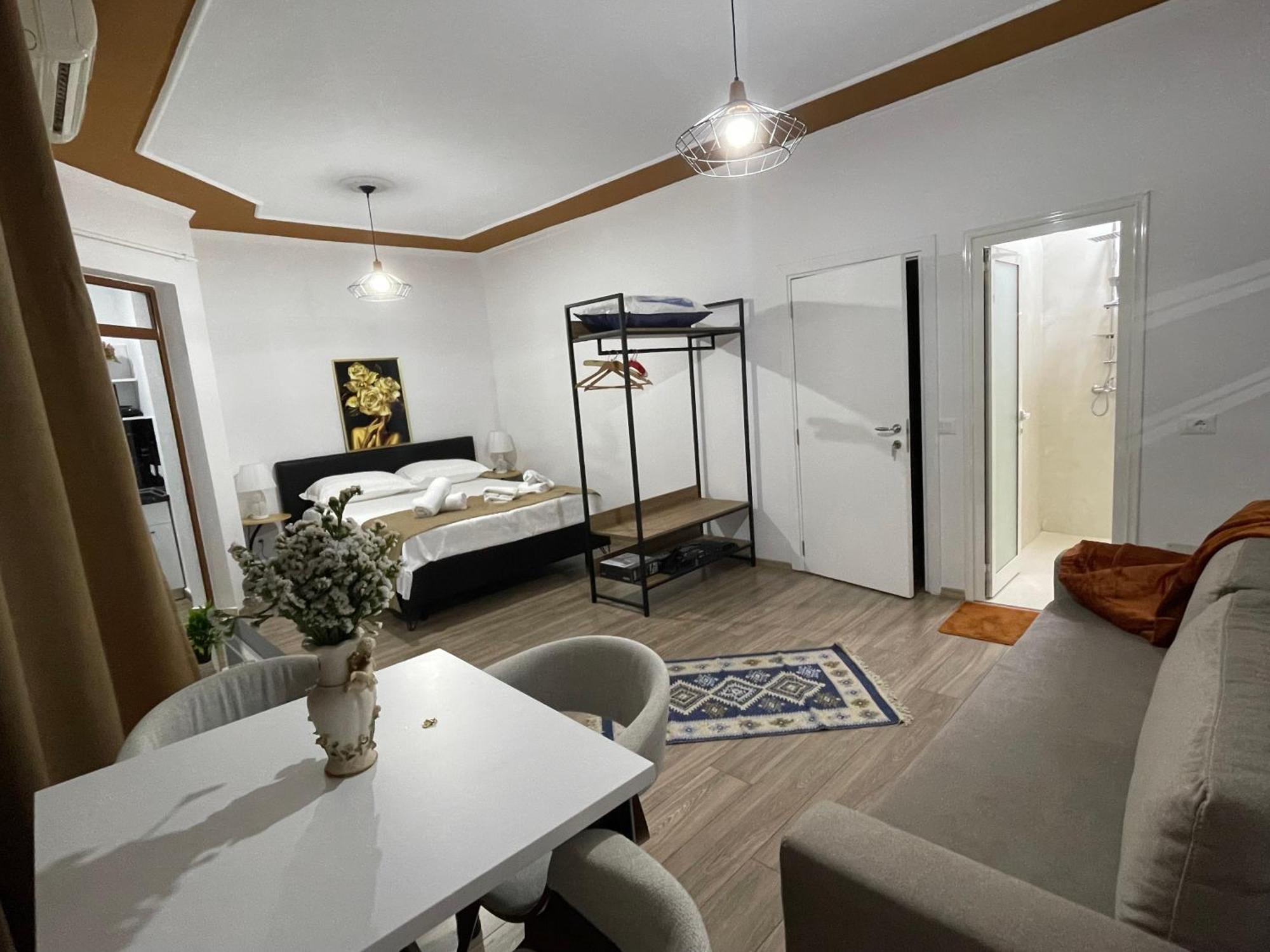 Square 21 Apartment *